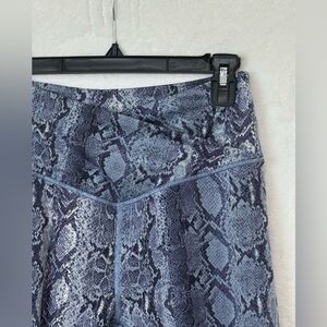 Victoria’s secret Blue Snake Print Leggings